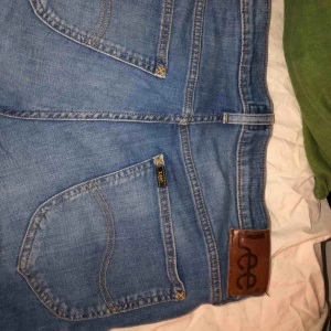  - W- 33  L-32   Använda fåtal gånger, herr modell 