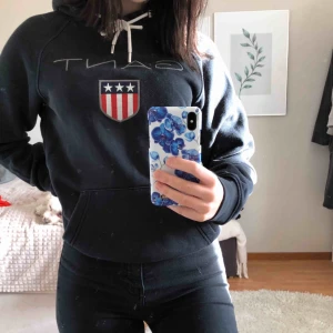  - GANT hoodie i bra skick, frakt inräknat i priset. Bara att höra av sig om man har några frågor. :)