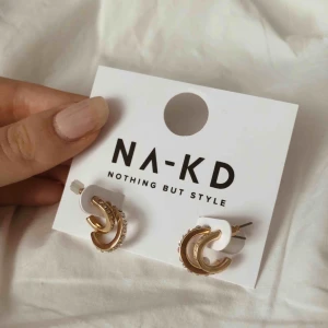  - 🦋🦋så fina örhängen från nakd!! Aldrig använda, endast testade. Frakt är inräknad 🦋🦋