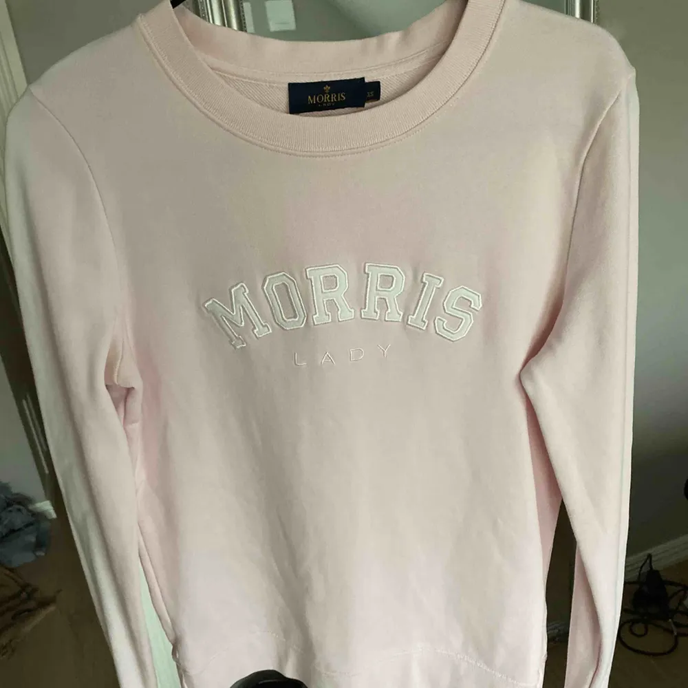 Morris sweatshirt i storlek XS men skulle säga att den sitter mer som en S. Använd en gång. . Tröjor & Koftor.