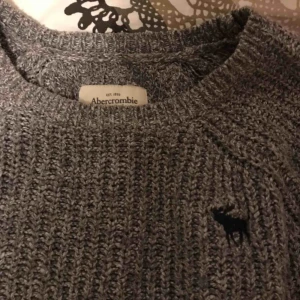  - Grey Knitted sweater 