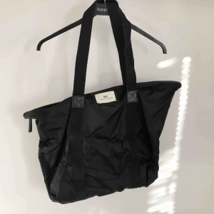  - Väska från Day Birger et Mikkelsen, fint skick då den inte är mycket använd