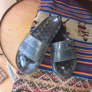  - Riri fenty puma tofflor. Supersköna. 