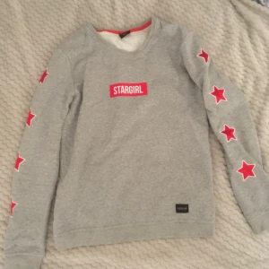  - Tröja från nakd i skönt material använd ytters lite! 