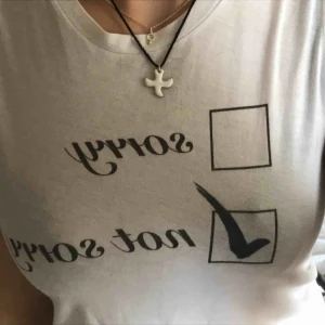  - Jätte cool tröja med texten ”sorry, not sorry” från Kid Dangerous. Strl S bra skick🌹   Möts i Stockholm💖 Köparen står för eventuell fraktkostnad💞