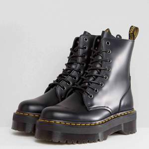 Dr. Martens Jadon. Använda 2 gånger. Små i storlek.