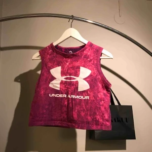  - Under armour ! 