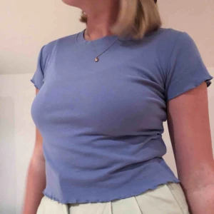  - Ljusblå t-shirt🌸 köparen står för frakt 