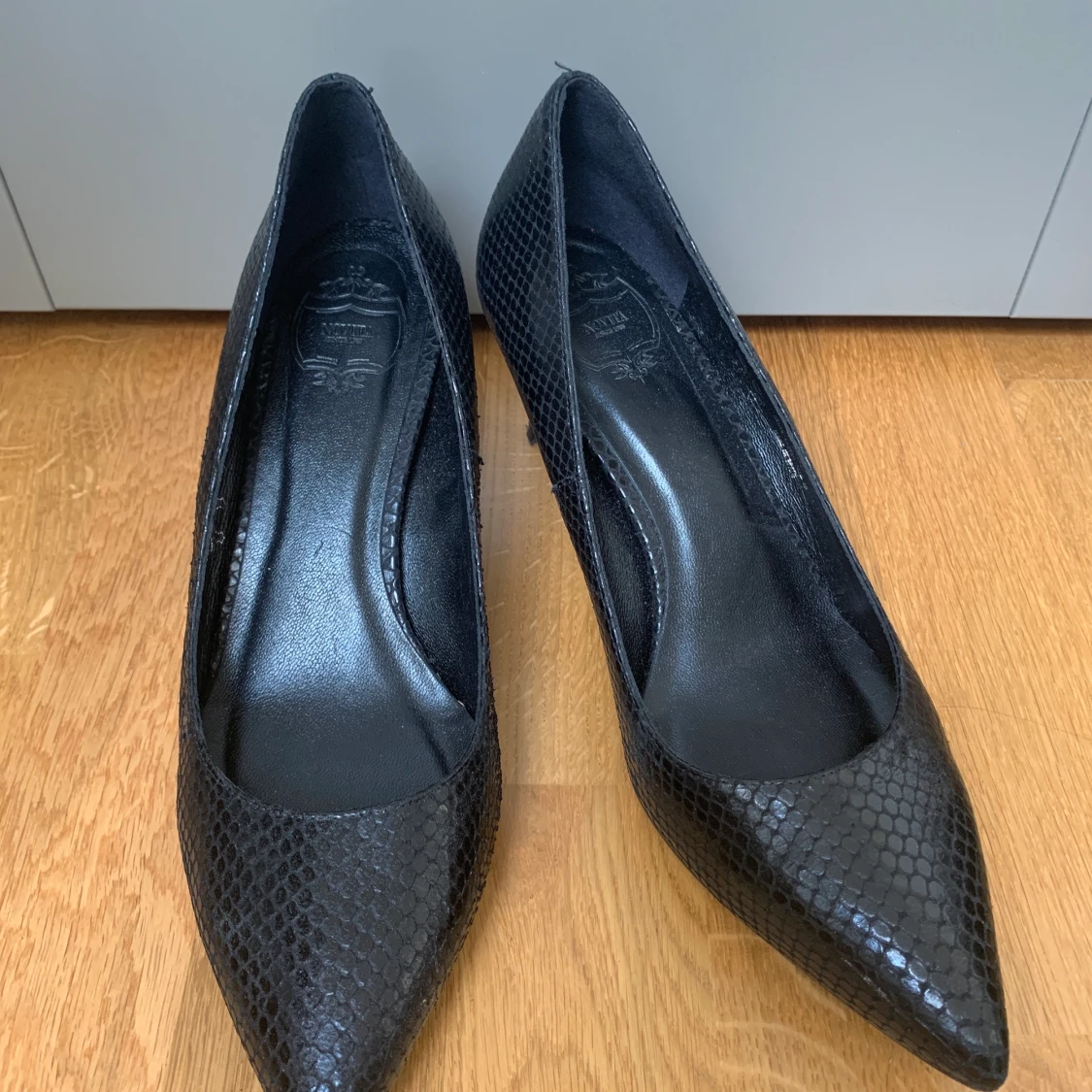 NOVITA skor Nypris 1200kr - 90