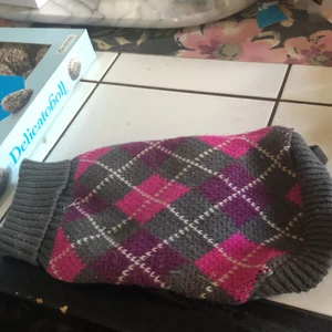 Katt/hund tröja  - Passar katt eller liten hund :) mjuk . 