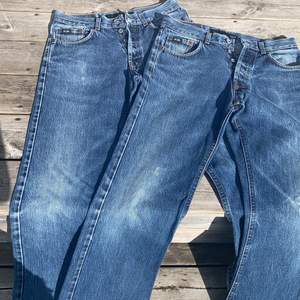 Två stycken likadana jack&jones jeans  (herr) 150kr st
