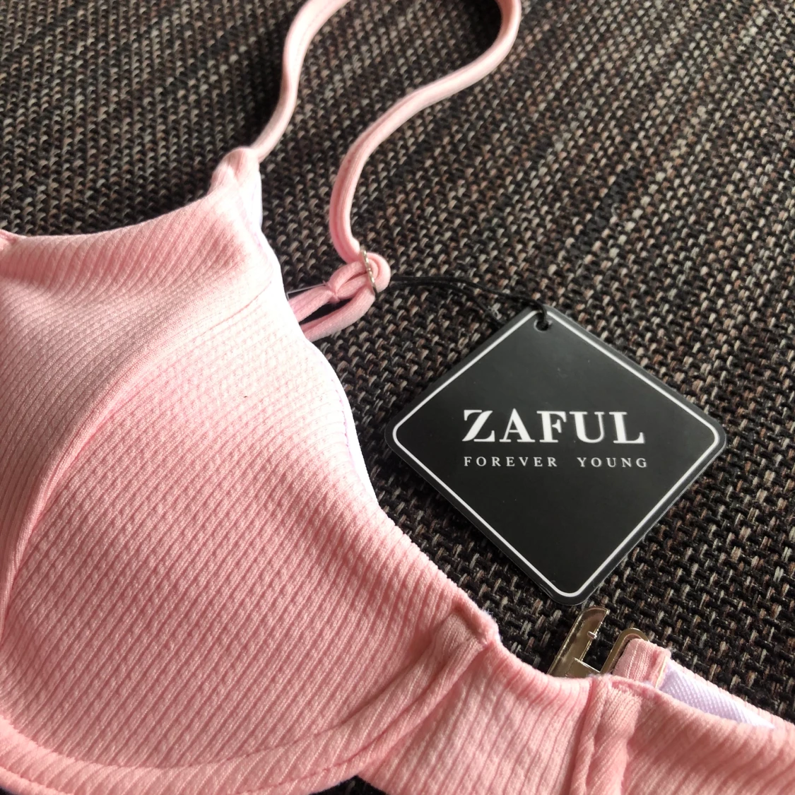 Oanvänd zaful bikini ljusrosa ribbad  - 90