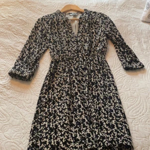 Klänning hm storlek 34 - Klänning 