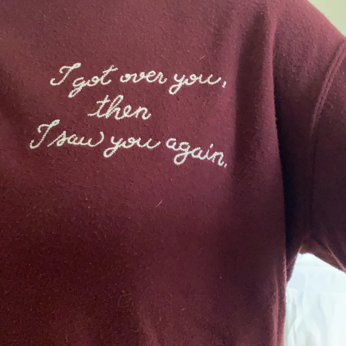 Vinröd tröja från pull and bear i strl s😝 - 90