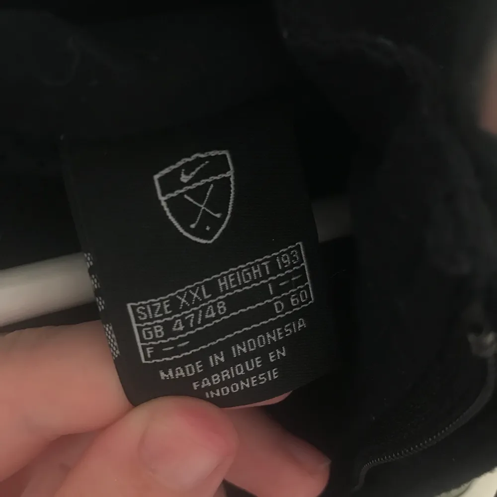 Nike träningsjacka✨ Strl XXL Aldrig använd pga fel storlek✨ Dyr i inköp. Jackor.