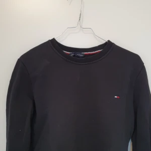 Tommy helfigur tröja - Tommy helfigur tröja orginal pris 589 kr Mitt pris 270 kr + frakt 