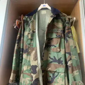 Säljer denhär skitnsygga campflage jackan då den är lite stor på mig. I övrigt är den i nyskick och knappt använd. 