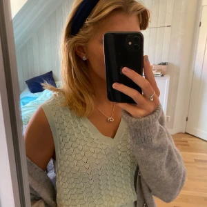 Chiquelle topp - Asfin turkos chiquelletopp i storlek S bara använd några få gånger så den är i nyskick! Buda! HÖGSTA BUD 180