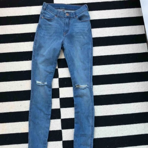  - stretch stuprör jeans från dr denim i mycket fint skick, knappt använda.