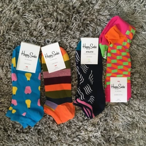  - färgglada och härliga strumpor från happy socks. vill du inte köpa alla är det bara att föreslå pris för de du vill ha. hämtas i sthlm eller skickas om du betalar frakt. säljer massor (kmr mycket nytt i dagarna), mängdrabatt finnes! 