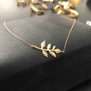  - Superfint halsband oanvänt