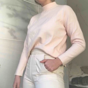  - Ljusrosa tröja från H&m. Frakt ingår ej. 