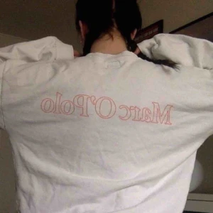  - Jättemysig vintage collagetröja! Köparen betalar frakt, 72 spänn!