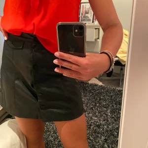 Skinn kjol - Fet skinn kjol som är super snygg till fest