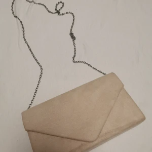 Väska - Beige väska i fint skick.  