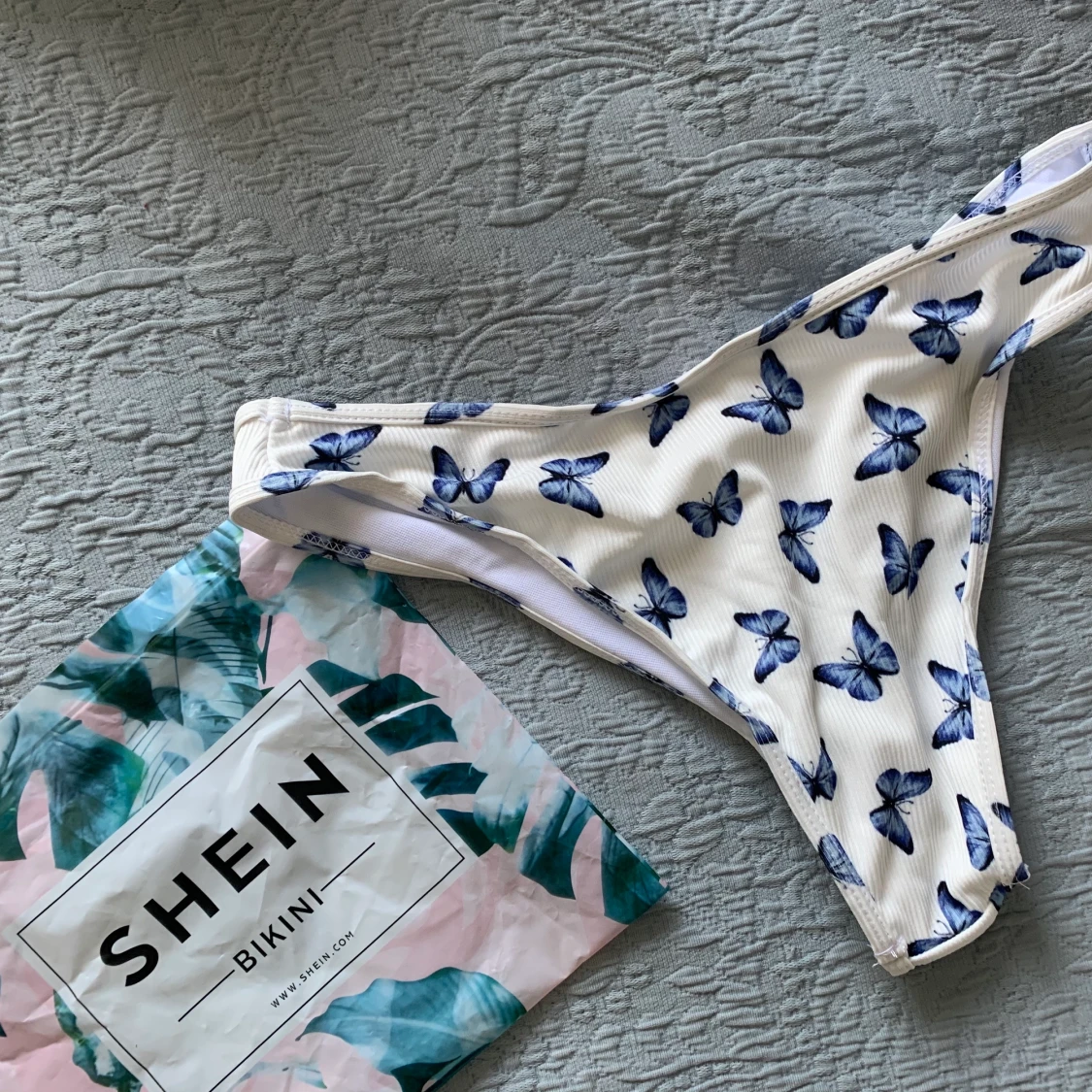 Aldrig använd bikiniunderdel  - 90