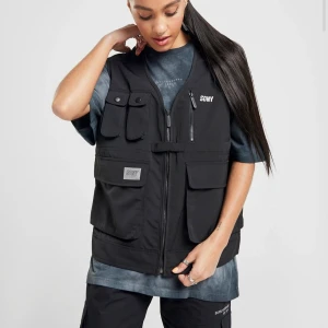 Väst - Supersnygg väst ifrån jd sports, aldrig använd! Frakt tillkommer