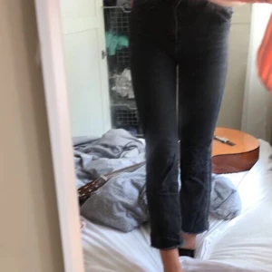 Kick flare jeans  - *tror dom heter så. Dom är från Gina storlek 34 och väldigt för små för mig. älskar  dom men dom behöver säljas 🥺💕 