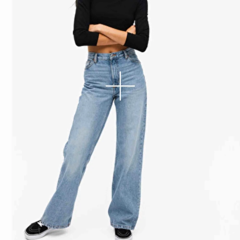 Yoko mid blue jeans ifrån Monki. De populära jeansen från monki i storlek 25. Jeans & Byxor.