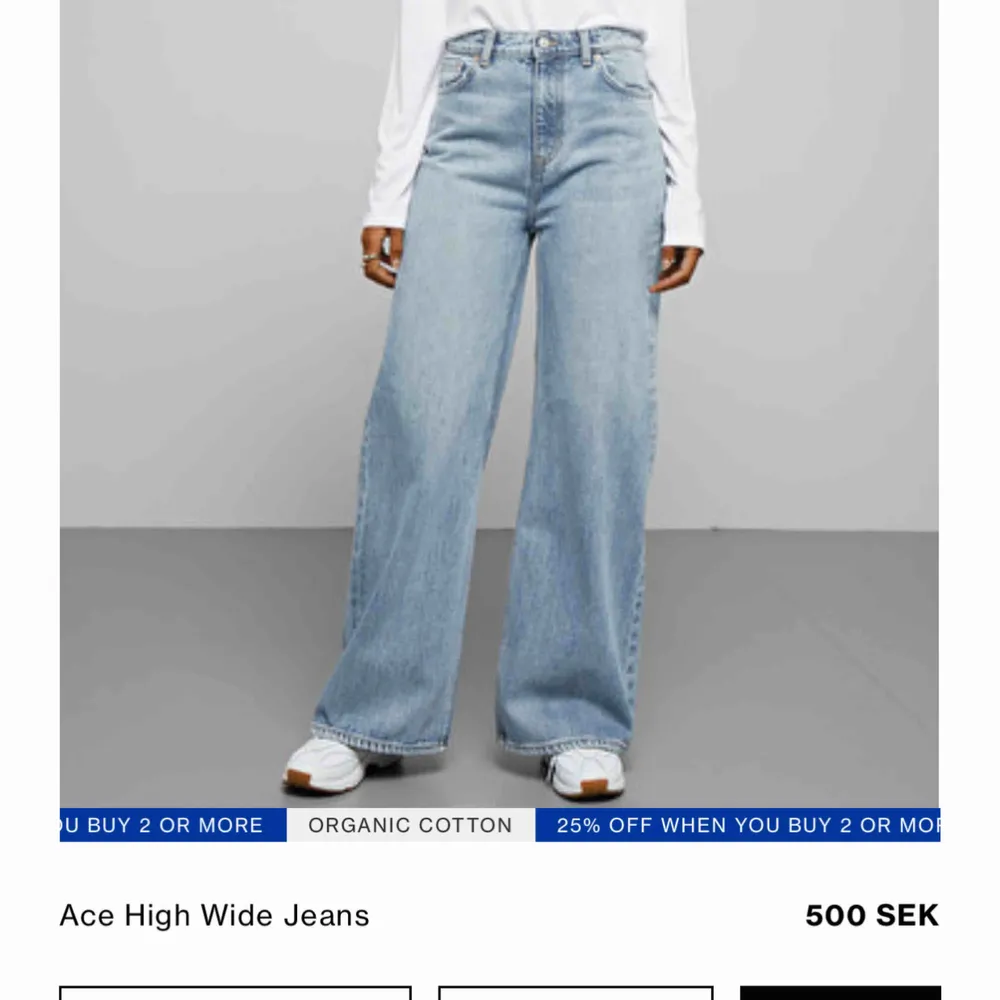 Säljer ett par ace jeans från weekday. Säljer då jag skulle behöva ha en längre modell. Dom är helt oanvända men tog bort prislappen för snabbt så kan ej byta dom. Jeans & Byxor.