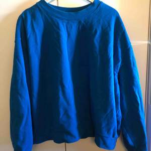 Kornblå sweatshirt 