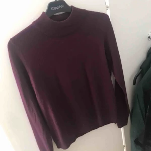  - Aldrig använd- fin tunnstickat tröja 