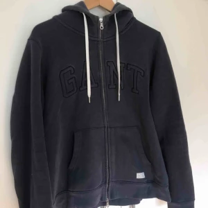  - Zipperhoodie från gant, begangnat skick!😇