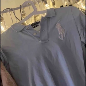  - Superfin piké från Ralph Lauren! Endast använd några få gånger och ser ut som ny. Storlek XS och bra passform. Nypris 900kr 