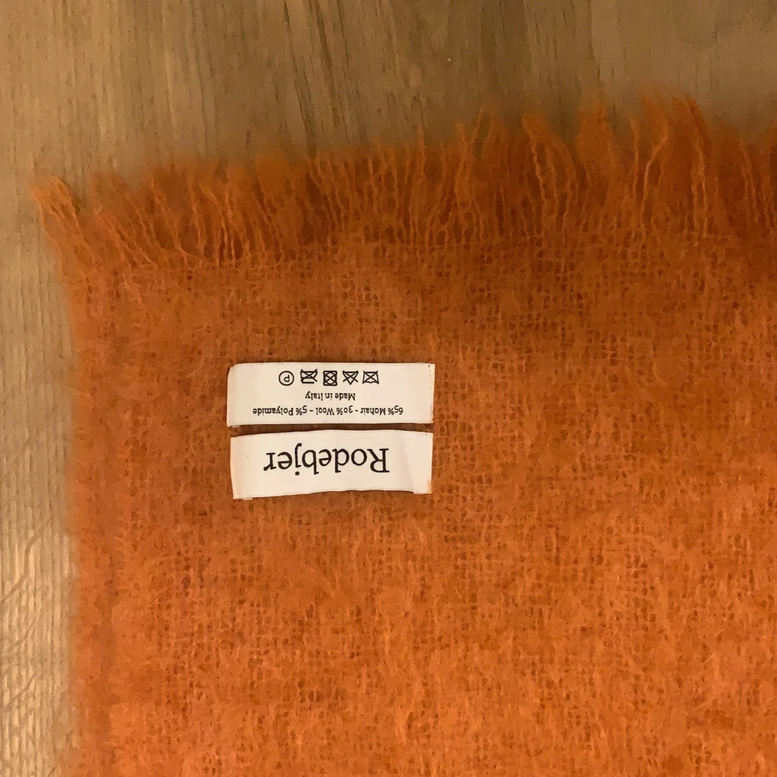 Halsduk Rodebjer Agna