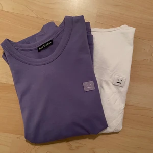 Acne Studios T-shirts - den lila är i stl XS & den vita i S. Superbra skick, 350kr st men om många är intresserade blir det bud! Lila är såld:)))