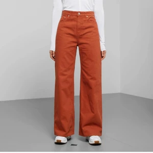 Weekday jeans - Jeans från Weekday, modell Ace Rust. Storlek W25 L30, super bra skick. Köparen står för frakten