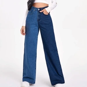 Shein jeans - Säljer mina oanvända jeans från shein!  Väldigt coola😎💜 Frakt ingår i priset