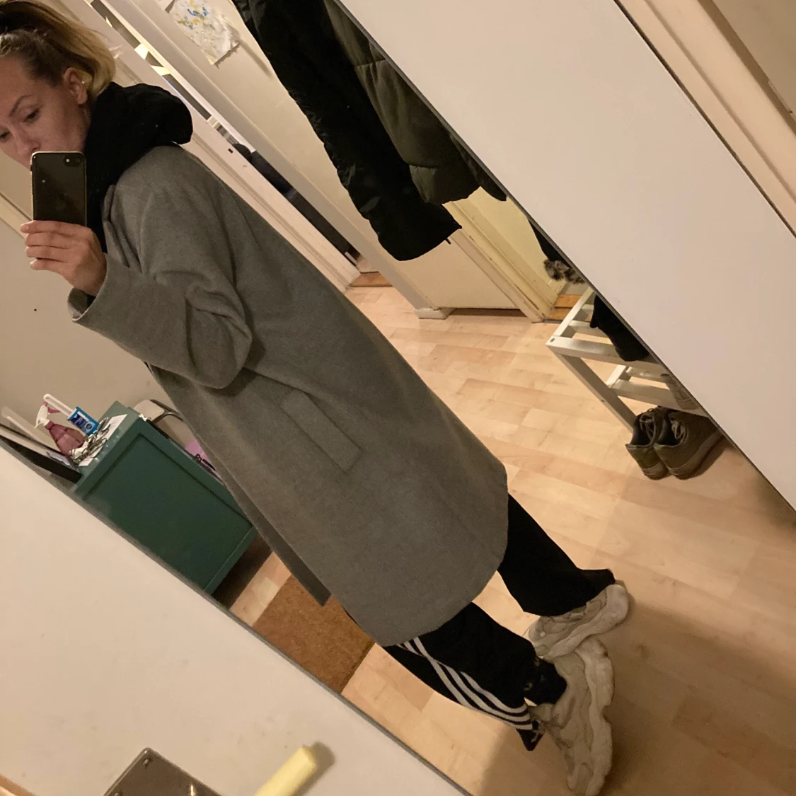 Grå lång kappa st. 34  - 91