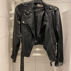 Skinnjacka - Skinnjacka i fint skick. 