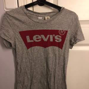 T-shirt från Levi’s i storlek XXS💞skriv för fler bilder / bild på