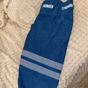 Stronger träningstights - Har använt de någon enstaka gång men de är i jättefint skick. Storlek M