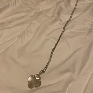 Halsband - Jätte fin halsband från Van cleef