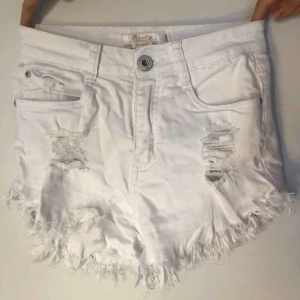  - Högmidjade shorts! Står M men passar mer S