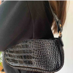  - Så fin väska!, aldrig använd STARTBUD: 80kr🤣🤣  Väskan köpt i usa, vet därav inte märket