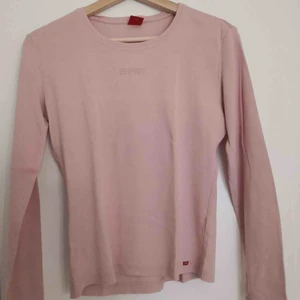  - Rosa tröja. Lite använd, bra skick